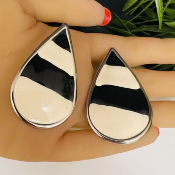 Vintage Large Black Off White Silver Tone Enamel Stud Earrings 80s 90s Y2K 1118 - Picture 1 of 5